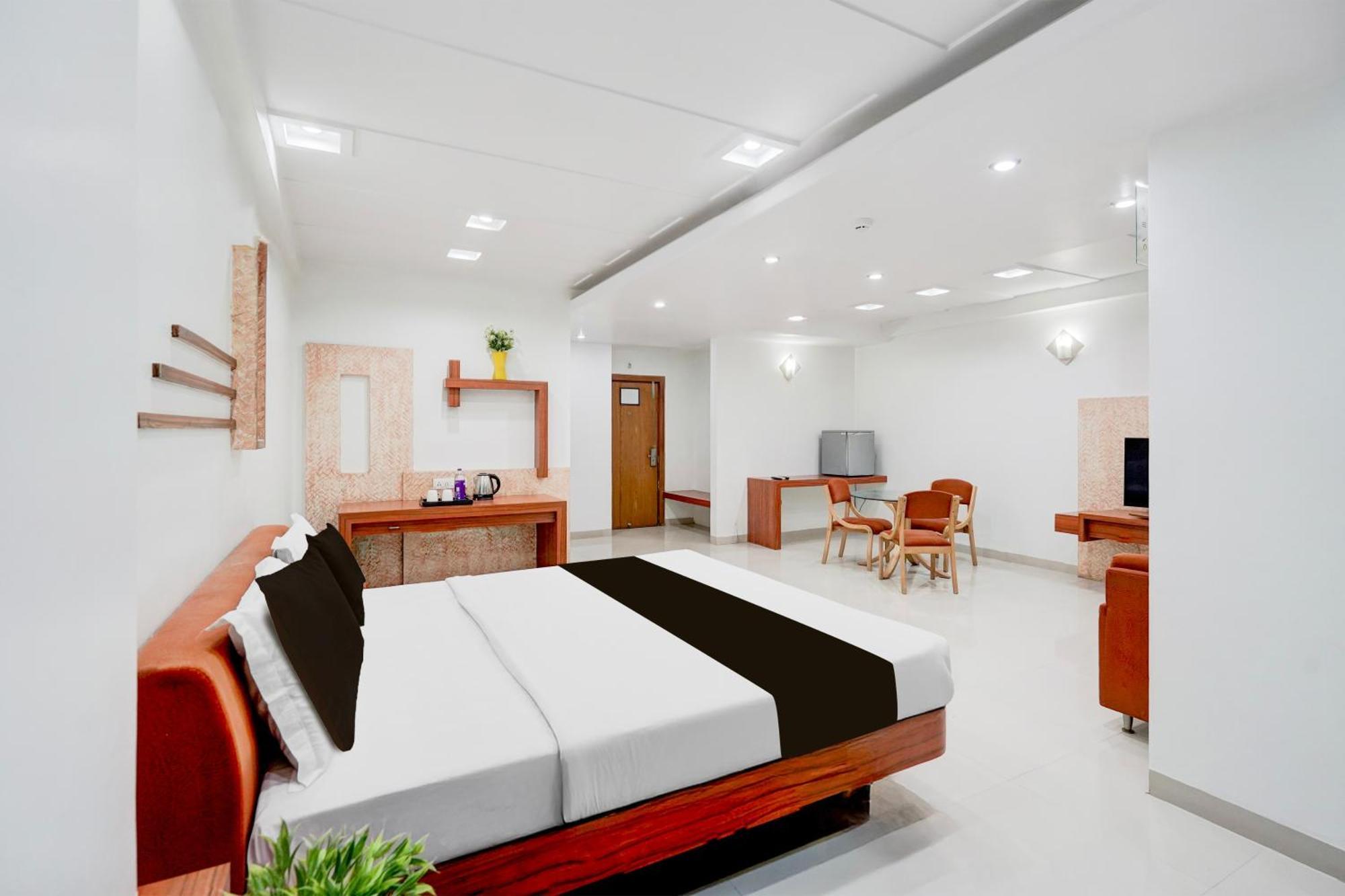 Super Townhouse Mg Road Porbandar Formerly Hotel Harmony Esterno foto