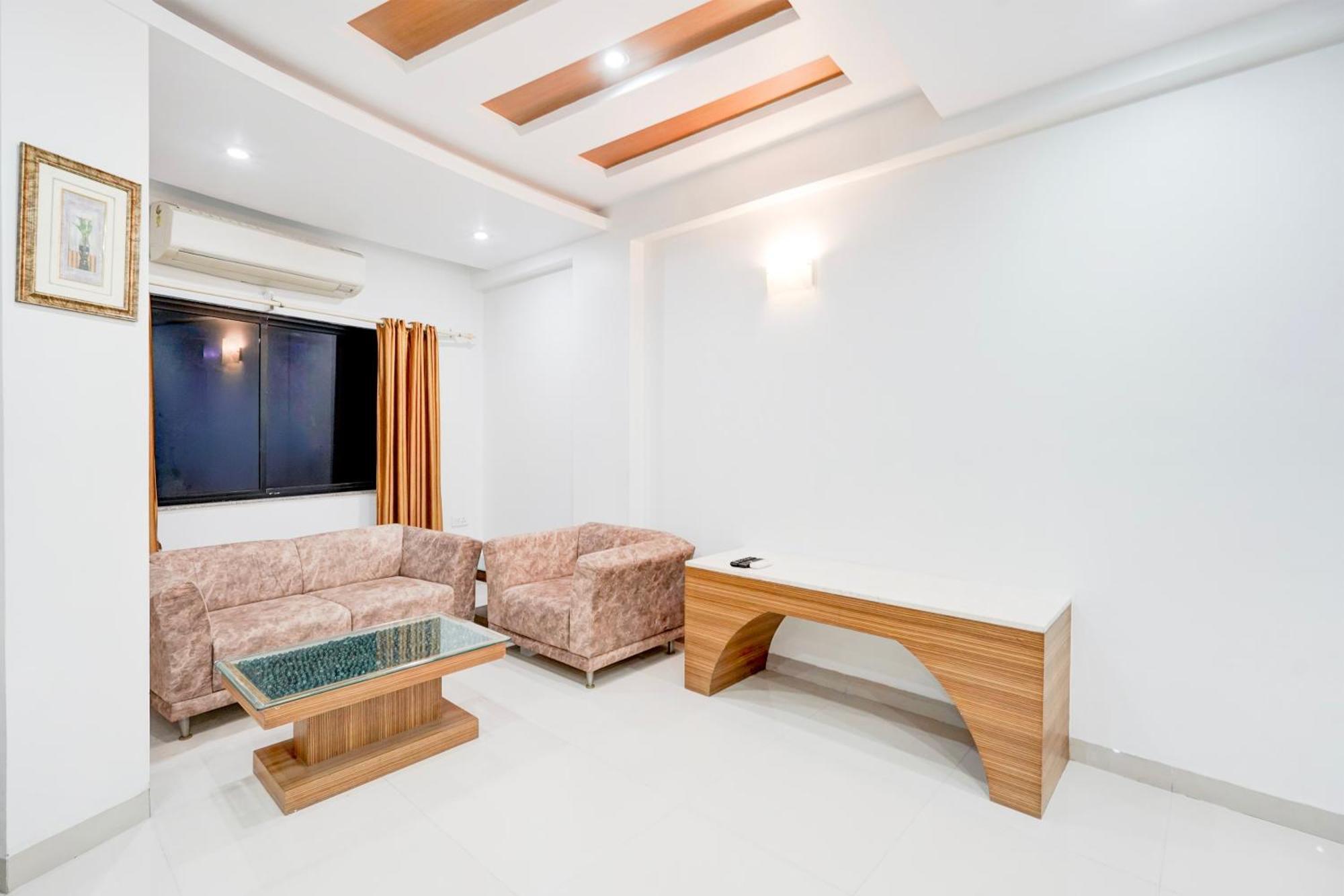 Super Townhouse Mg Road Porbandar Formerly Hotel Harmony Esterno foto