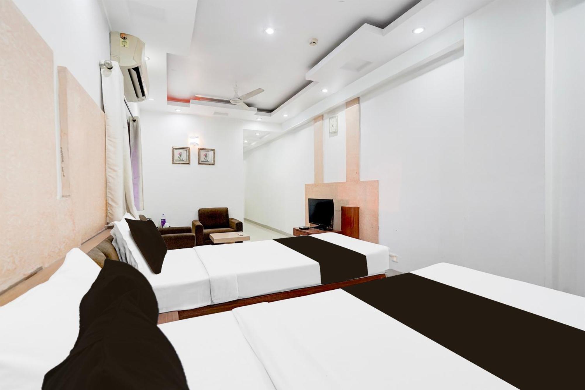 Super Townhouse Mg Road Porbandar Formerly Hotel Harmony Esterno foto