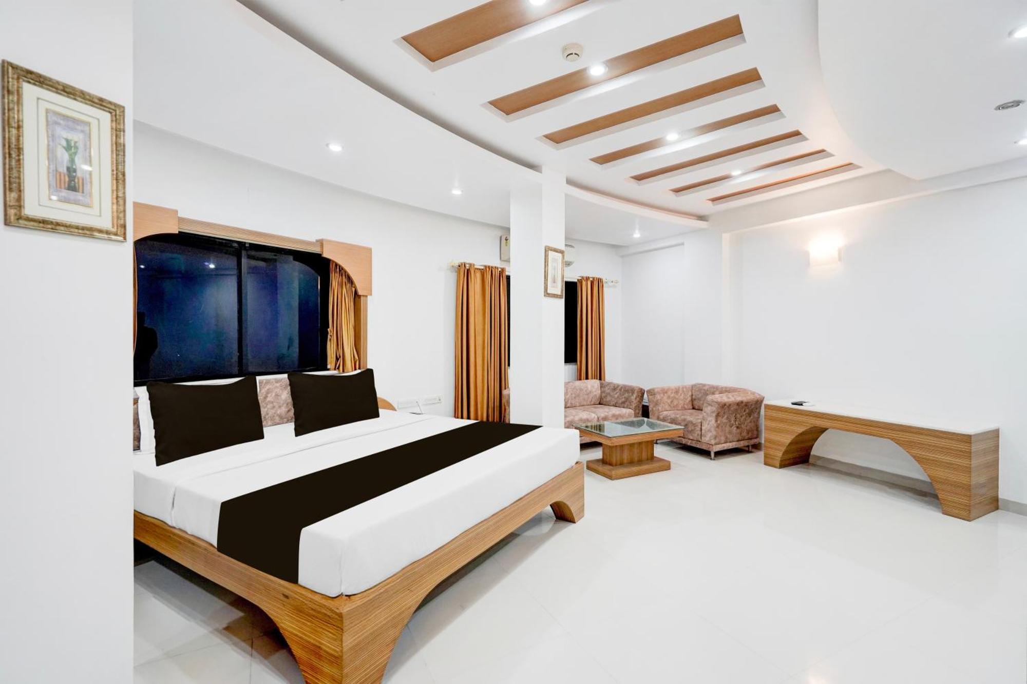 Super Townhouse Mg Road Porbandar Formerly Hotel Harmony Esterno foto