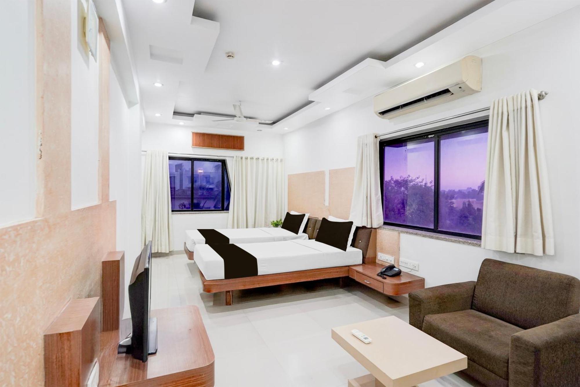 Super Townhouse Mg Road Porbandar Formerly Hotel Harmony Esterno foto