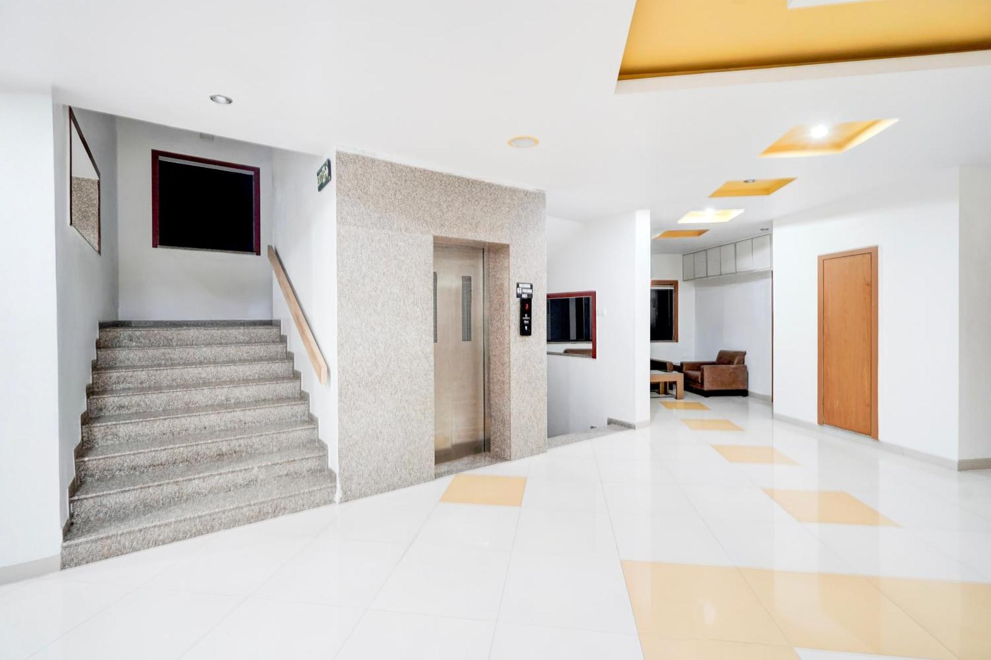 Super Townhouse Mg Road Porbandar Formerly Hotel Harmony Esterno foto